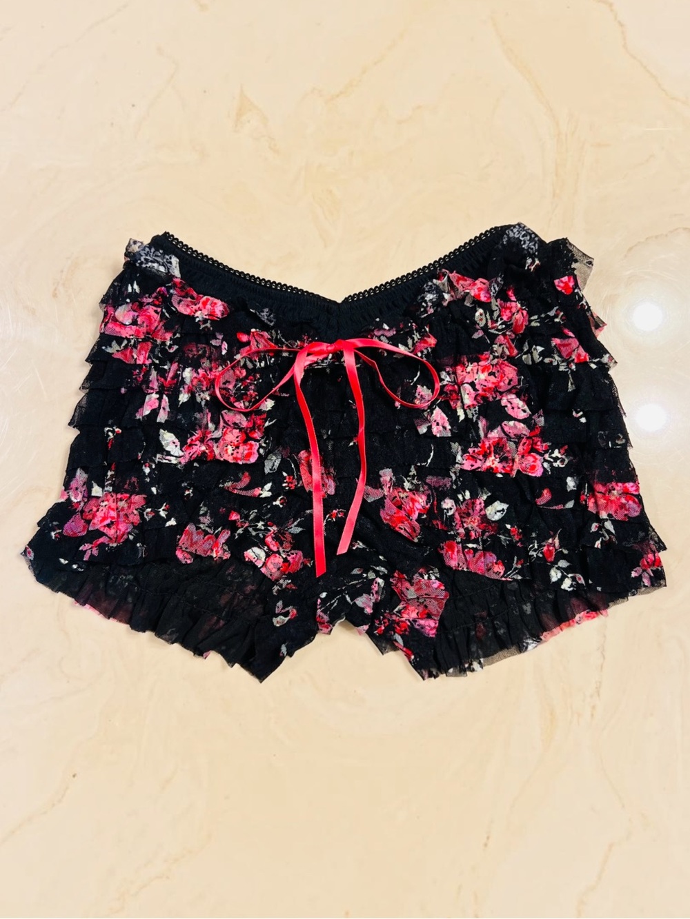 FREE PEOPLE Feeling For Lace Black Pink Floral Shorts Ruffles Girly Size Small - Picture 2 of 13